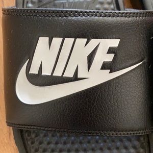 Brand New! No tags Men’s Nike Slipper